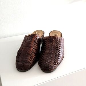 The Leather Collection Woven Leather Mules